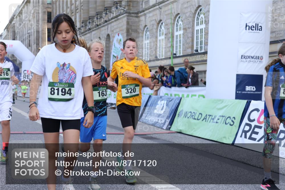 07.09.2025 - BARMER Alsterlauf Strokosch-Dieckow http://msf.ph/oto/8717120 07.09.2025 10:51:11 Ziel 162, 163, 171, 193, 216, 251, 295, 318, 320, 335, 336, 431, 449, 8194, 8233 meine-sportfotos.de