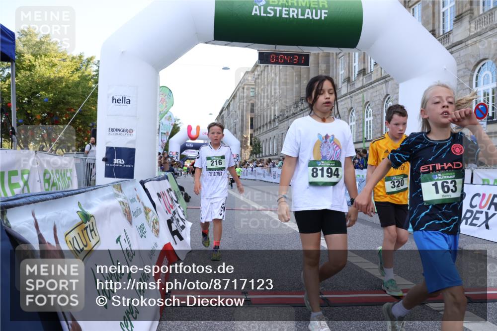 07.09.2025 - BARMER Alsterlauf Strokosch-Dieckow http://msf.ph/oto/8717123 07.09.2025 10:51:12 Ziel 162, 163, 171, 193, 216, 251, 295, 318, 320, 335, 336, 431, 449, 8194, 8233 meine-sportfotos.de
