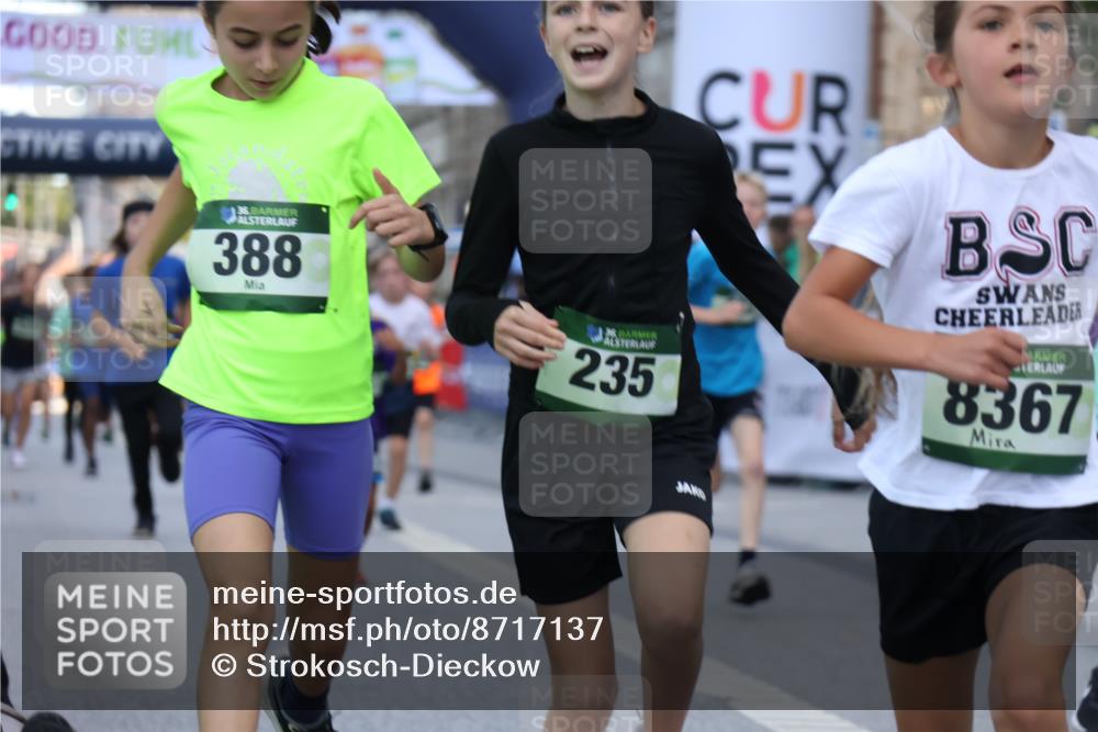 07.09.2025 - BARMER Alsterlauf Strokosch-Dieckow http://msf.ph/oto/8717137 07.09.2025 10:51:21 Ziel 189, 211, 261, 303, 309, 318, 319, 327, 335, 336, 388, 399, 420, 430, 431, 432, 449, 8367 meine-sportfotos.de