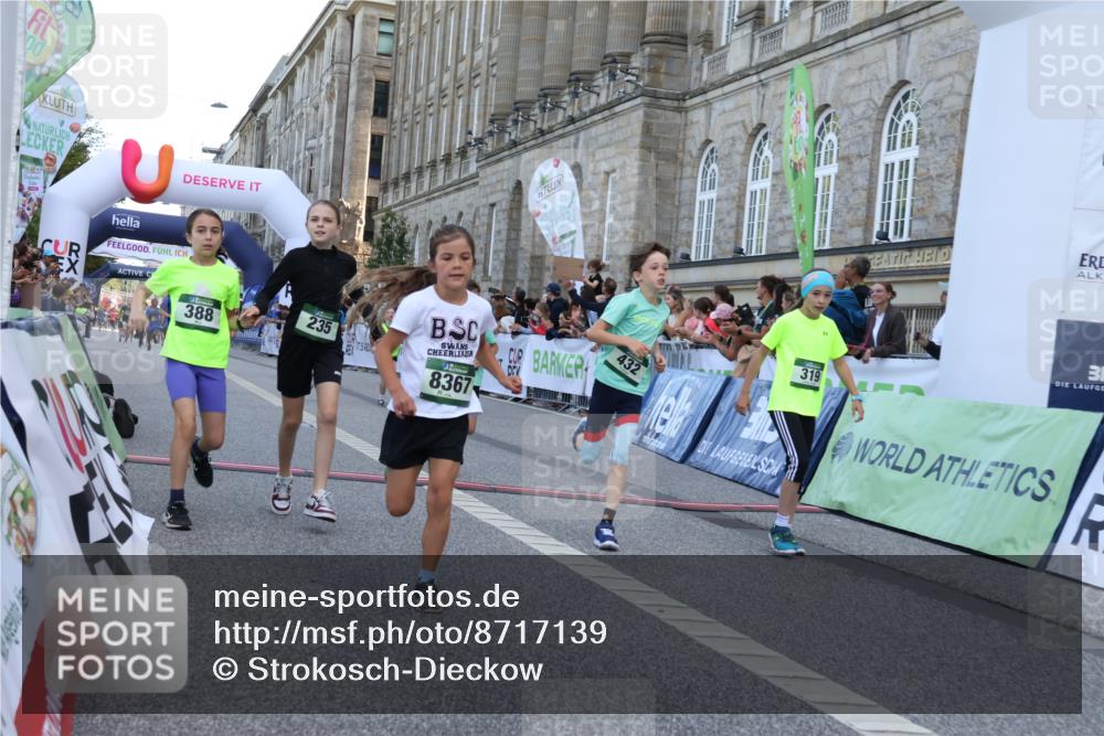 07.09.2025 - BARMER Alsterlauf Strokosch-Dieckow http://msf.ph/oto/8717139 07.09.2025 10:51:22 Ziel 189, 211, 261, 303, 309, 314, 318, 319, 327, 335, 388, 399, 420, 430, 431, 432, 8367 meine-sportfotos.de