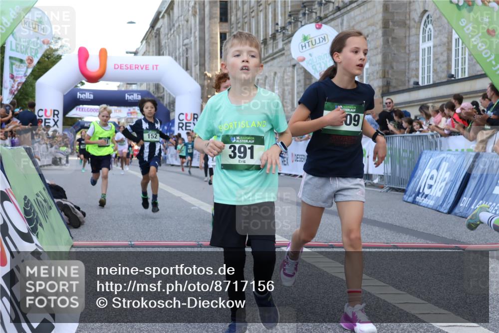 07.09.2025 - BARMER Alsterlauf Strokosch-Dieckow http://msf.ph/oto/8717156 07.09.2025 10:51:32 Ziel 152, 170, 203, 261, 266, 314, 322, 327, 343, 380, 391, 421, 422, 427, 433, 442, 452, 8122, 8135, 8188, 8189, 8209, 8376, 8380 meine-sportfotos.de