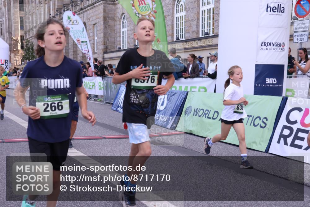 07.09.2025 - BARMER Alsterlauf Strokosch-Dieckow http://msf.ph/oto/8717170 07.09.2025 10:51:39 Ziel 152, 156, 170, 203, 205, 256, 266, 273, 322, 332, 400, 401, 421, 425, 426, 442, 452, 8135, 8329, 8376, 8380, 8459 meine-sportfotos.de