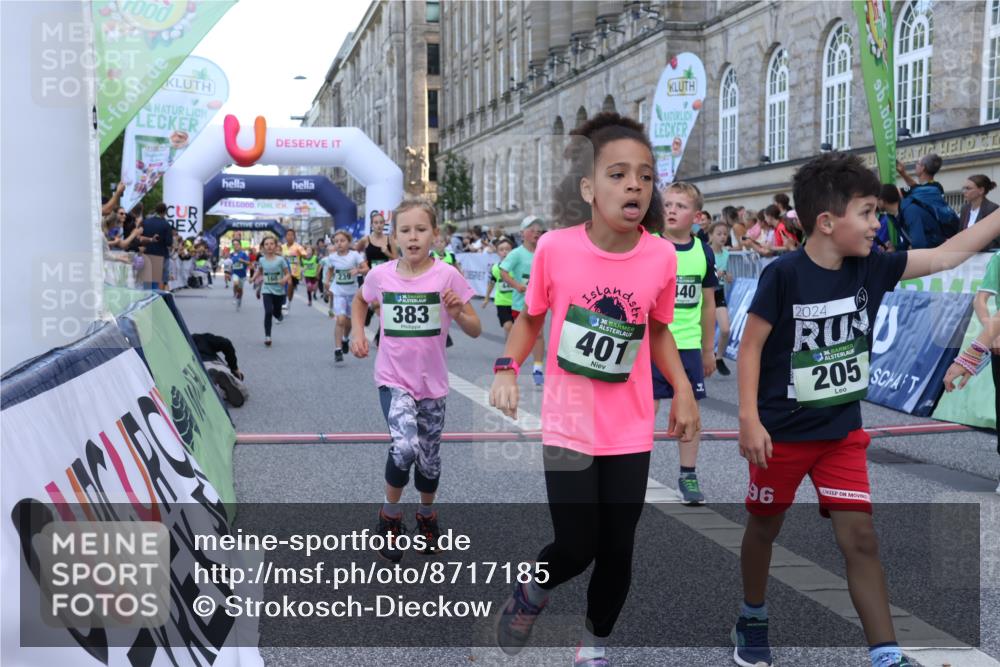07.09.2025 - BARMER Alsterlauf Strokosch-Dieckow http://msf.ph/oto/8717185 07.09.2025 10:51:47 Ziel 160, 174, 205, 222, 239, 240, 273, 296, 311, 316, 323, 332, 334, 339, 383, 390, 392, 401, 405, 409, 412, 423, 425, 439, 440, 445, 446, 448, 8193, 8459 meine-sportfotos.de