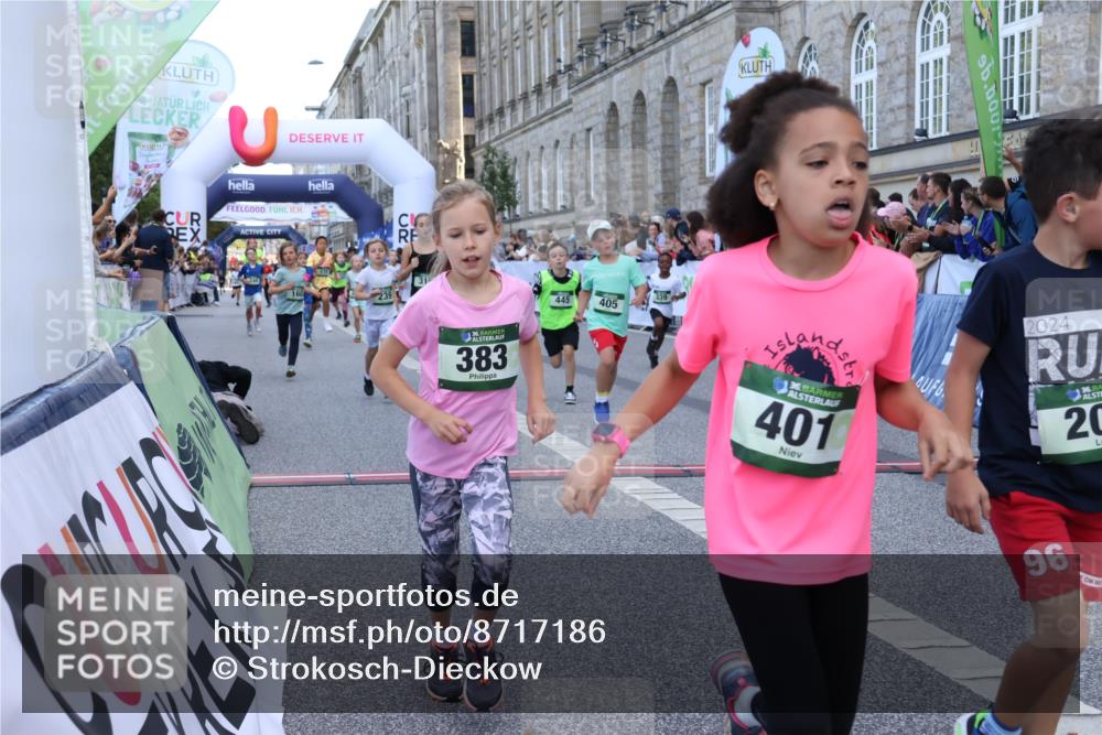 07.09.2025 - BARMER Alsterlauf Strokosch-Dieckow http://msf.ph/oto/8717186 07.09.2025 10:51:48 Ziel 160, 174, 205, 222, 239, 240, 273, 296, 311, 316, 317, 323, 332, 334, 339, 383, 390, 392, 401, 405, 409, 412, 423, 439, 440, 445, 446, 448, 8193, 8459, 8460 meine-sportfotos.de