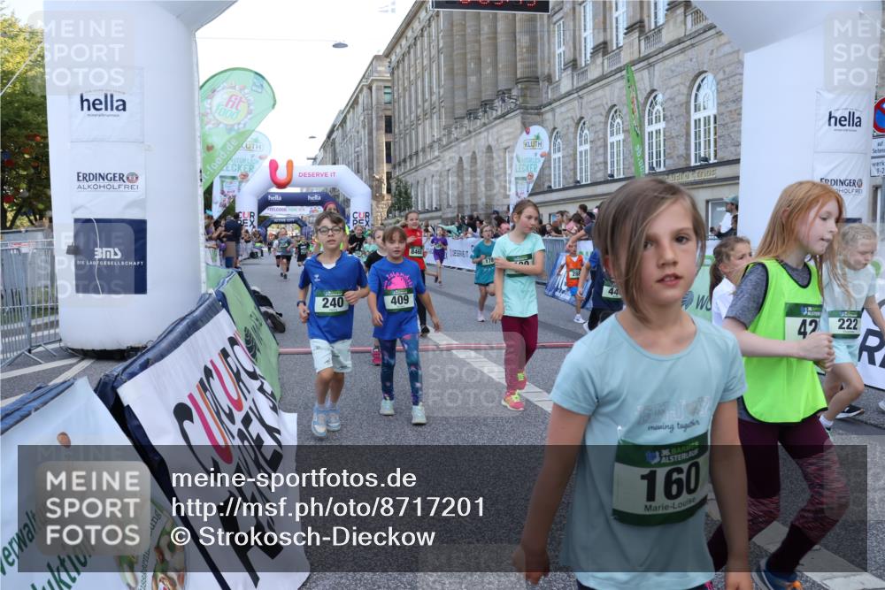 07.09.2025 - BARMER Alsterlauf Strokosch-Dieckow http://msf.ph/oto/8717201 07.09.2025 10:51:54 Ziel 153, 158, 160, 174, 178, 186, 192, 204, 222, 227, 239, 240, 288, 296, 306, 307, 311, 316, 317, 323, 334, 339, 342, 369, 389, 390, 392, 405, 406, 409, 412, 423, 439, 445, 446, 448, 8460 meine-sportfotos.de