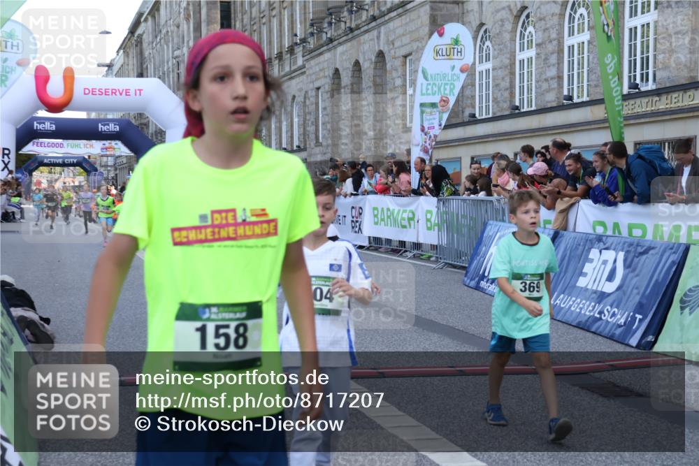 07.09.2025 - BARMER Alsterlauf Strokosch-Dieckow http://msf.ph/oto/8717207 07.09.2025 10:51:59 Ziel 153, 158, 178, 186, 192, 204, 227, 265, 288, 296, 306, 307, 311, 312, 315, 317, 342, 350, 369, 389, 406, 424, 439, 448, 455, 8085, 8460 meine-sportfotos.de