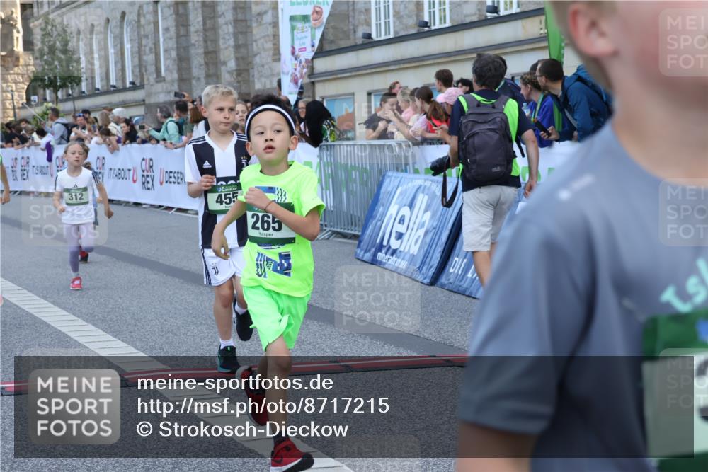 07.09.2025 - BARMER Alsterlauf Strokosch-Dieckow http://msf.ph/oto/8717215 07.09.2025 10:52:02 Ziel 153, 164, 186, 191, 192, 204, 209, 220, 227, 232, 265, 297, 307, 312, 315, 350, 369, 389, 403, 406, 415, 424, 455, 8085 meine-sportfotos.de