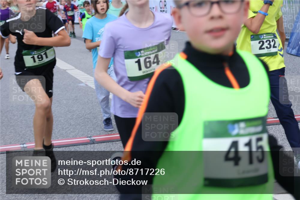 07.09.2025 - BARMER Alsterlauf Strokosch-Dieckow http://msf.ph/oto/8717226 07.09.2025 10:52:08 Ziel 164, 169, 179, 191, 202, 207, 209, 220, 232, 253, 257, 258, 297, 312, 315, 346, 350, 364, 367, 368, 394, 403, 415, 424, 455, 8085, 8277 meine-sportfotos.de