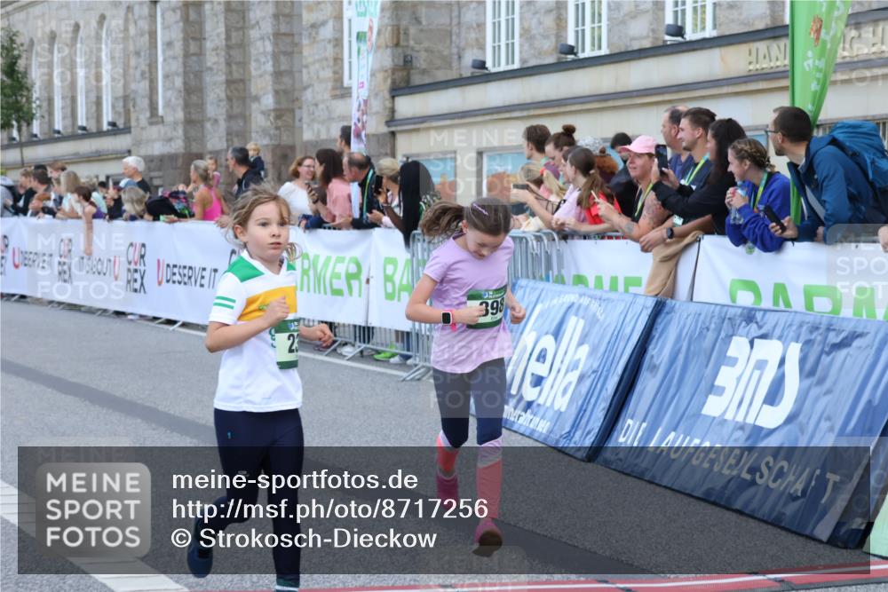 07.09.2025 - BARMER Alsterlauf Strokosch-Dieckow http://msf.ph/oto/8717256 07.09.2025 10:52:23 Ziel 154, 175, 206, 212, 221, 237, 284, 299, 330, 360, 398, 8298, 8480, 8487 meine-sportfotos.de