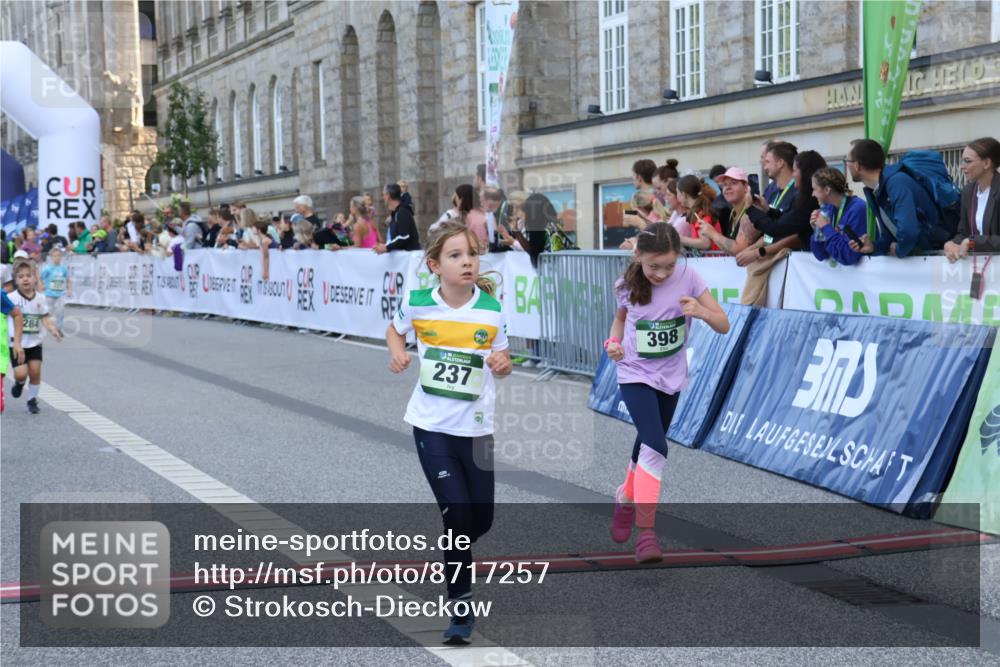07.09.2025 - BARMER Alsterlauf Strokosch-Dieckow http://msf.ph/oto/8717257 07.09.2025 10:52:23 Ziel 154, 175, 206, 212, 221, 237, 284, 299, 330, 360, 398, 8298, 8480, 8487 meine-sportfotos.de