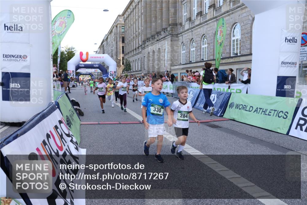 07.09.2025 - BARMER Alsterlauf Strokosch-Dieckow http://msf.ph/oto/8717267 07.09.2025 10:52:27 Ziel 154, 155, 168, 175, 212, 221, 237, 284, 329, 330, 360, 382, 385, 398, 8280, 8298, 8451, 8487 meine-sportfotos.de