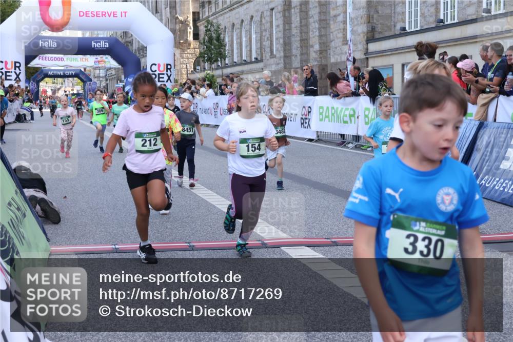 07.09.2025 - BARMER Alsterlauf Strokosch-Dieckow http://msf.ph/oto/8717269 07.09.2025 10:52:28 Ziel 154, 155, 168, 175, 212, 221, 237, 284, 329, 330, 360, 382, 385, 398, 8280, 8298, 8392, 8451, 8487 meine-sportfotos.de