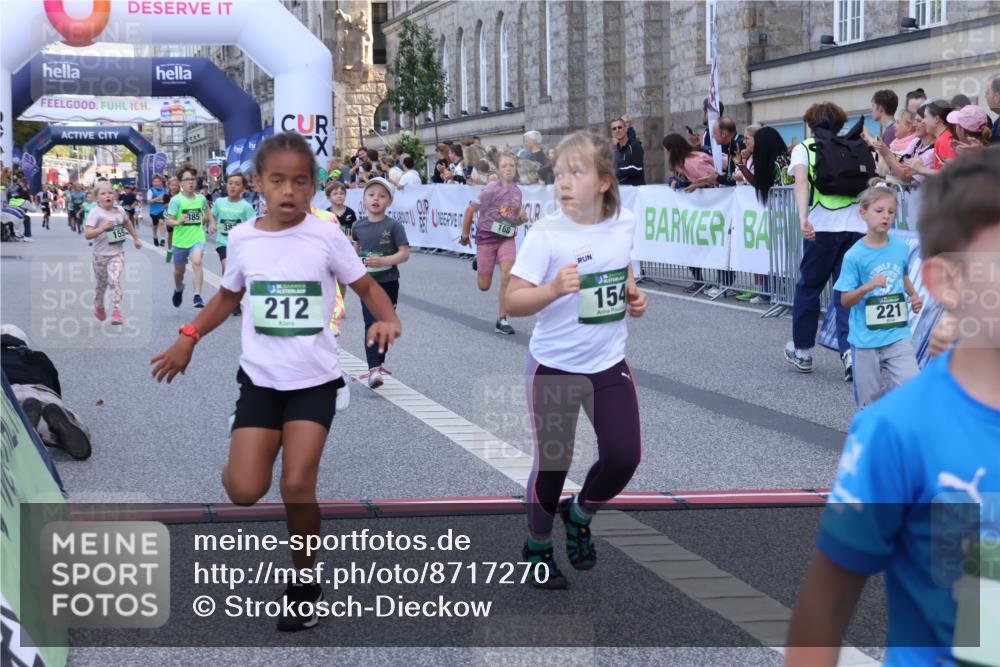 07.09.2025 - BARMER Alsterlauf Strokosch-Dieckow http://msf.ph/oto/8717270 07.09.2025 10:52:28 Ziel 154, 155, 168, 175, 212, 221, 237, 284, 329, 330, 360, 382, 385, 398, 8280, 8298, 8392, 8451, 8487 meine-sportfotos.de
