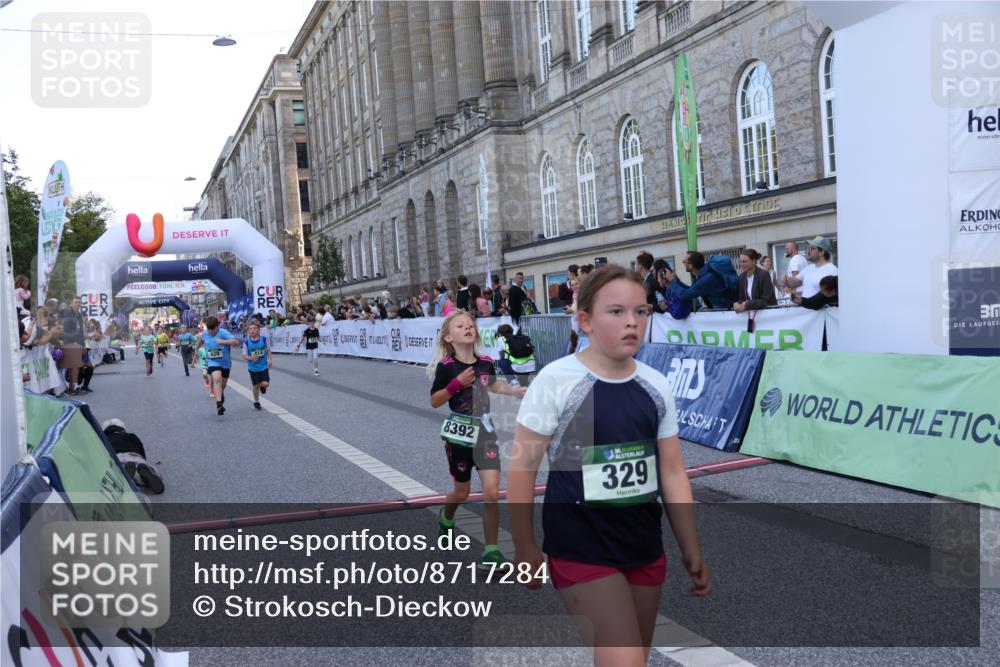 07.09.2025 - BARMER Alsterlauf Strokosch-Dieckow http://msf.ph/oto/8717284 07.09.2025 10:52:35 Ziel 155, 168, 187, 301, 329, 341, 371, 382, 385, 386, 414, 429, 8124, 8280, 8392, 8451, 8487 meine-sportfotos.de