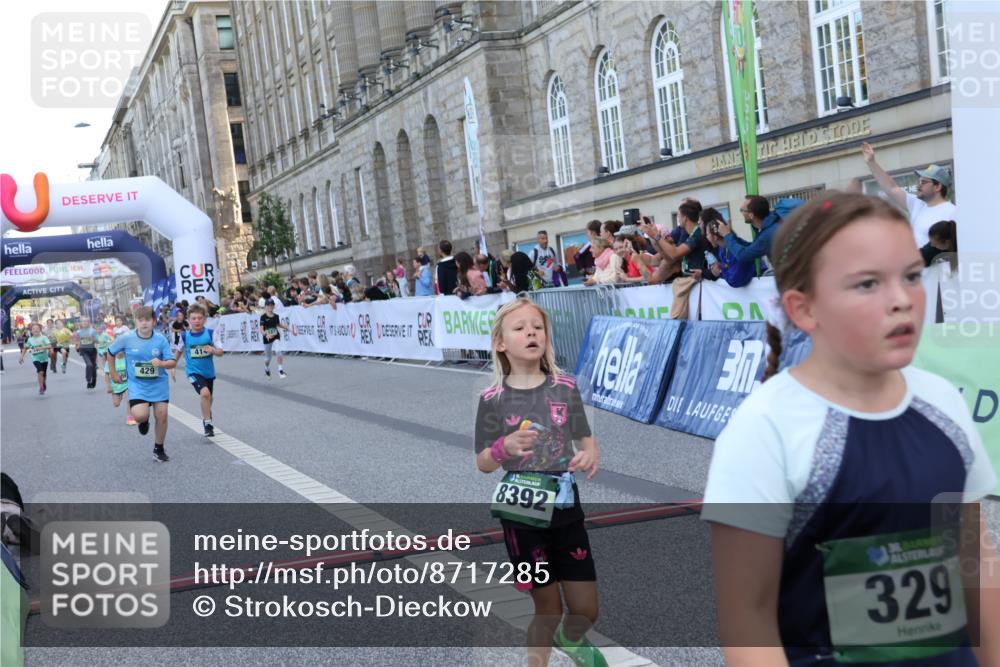 07.09.2025 - BARMER Alsterlauf Strokosch-Dieckow http://msf.ph/oto/8717285 07.09.2025 10:52:36 Ziel 155, 168, 187, 301, 329, 341, 371, 382, 385, 386, 414, 429, 8124, 8280, 8392, 8451 meine-sportfotos.de
