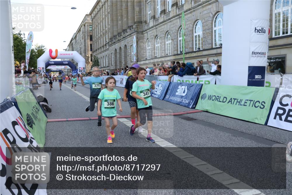07.09.2025 - BARMER Alsterlauf Strokosch-Dieckow http://msf.ph/oto/8717297 07.09.2025 10:52:41 Ziel 187, 194, 215, 276, 282, 301, 328, 341, 357, 371, 386, 414, 429, 8124 meine-sportfotos.de