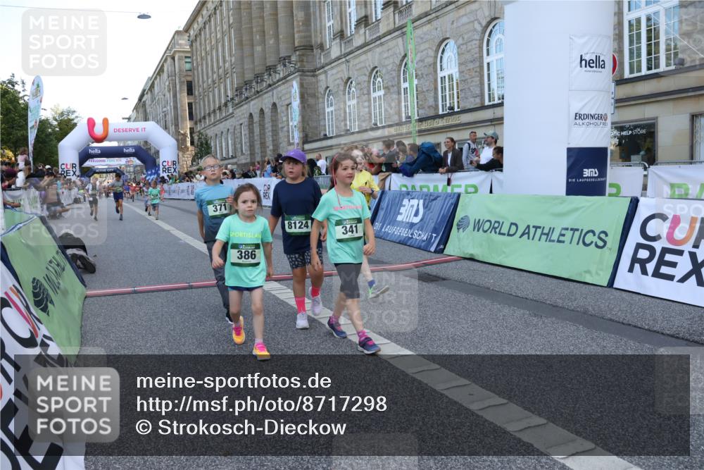 07.09.2025 - BARMER Alsterlauf Strokosch-Dieckow http://msf.ph/oto/8717298 07.09.2025 10:52:42 Ziel 187, 194, 215, 276, 282, 301, 328, 341, 357, 371, 386, 414, 429, 8124 meine-sportfotos.de