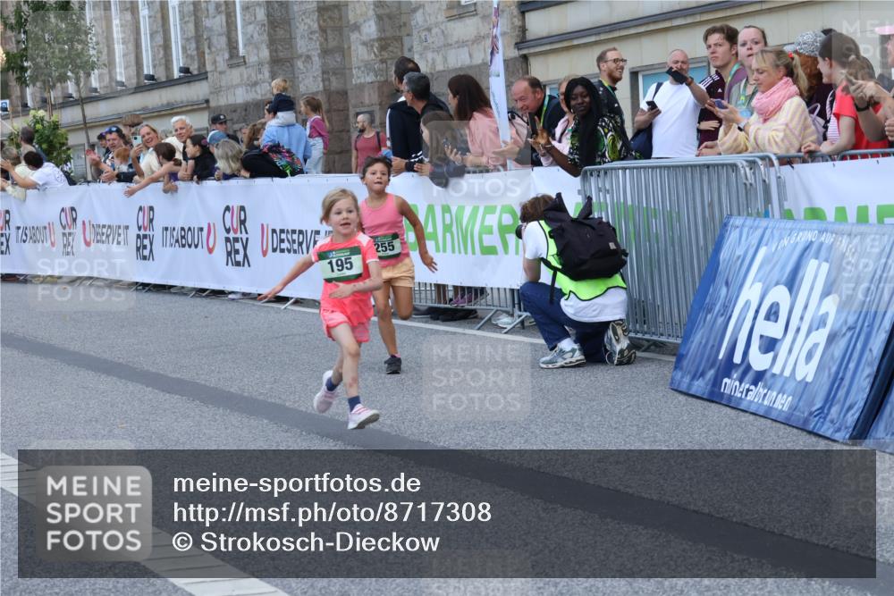 07.09.2025 - BARMER Alsterlauf Strokosch-Dieckow http://msf.ph/oto/8717308 07.09.2025 10:52:49 Ziel 181, 182, 194, 195, 215, 255, 276, 282, 328, 357 meine-sportfotos.de