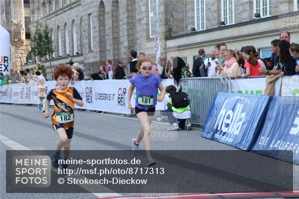 07.09.2025 - BARMER Alsterlauf Strokosch-Dieckow http://msf.ph/oto/8717313 07.09.2025 10:52:52 Ziel 161, 181, 182, 195, 200, 215, 255, 276, 282, 328, 357 meine-sportfotos.de