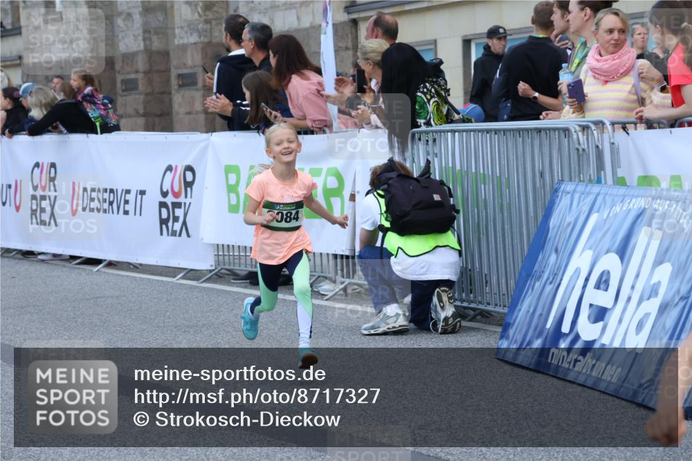 07.09.2025 - BARMER Alsterlauf Strokosch-Dieckow http://msf.ph/oto/8717327 07.09.2025 10:52:59 Ziel 161, 181, 188, 198, 200, 201, 218, 348, 355, 370, 372, 8084, 8211, 8297, 8483 meine-sportfotos.de