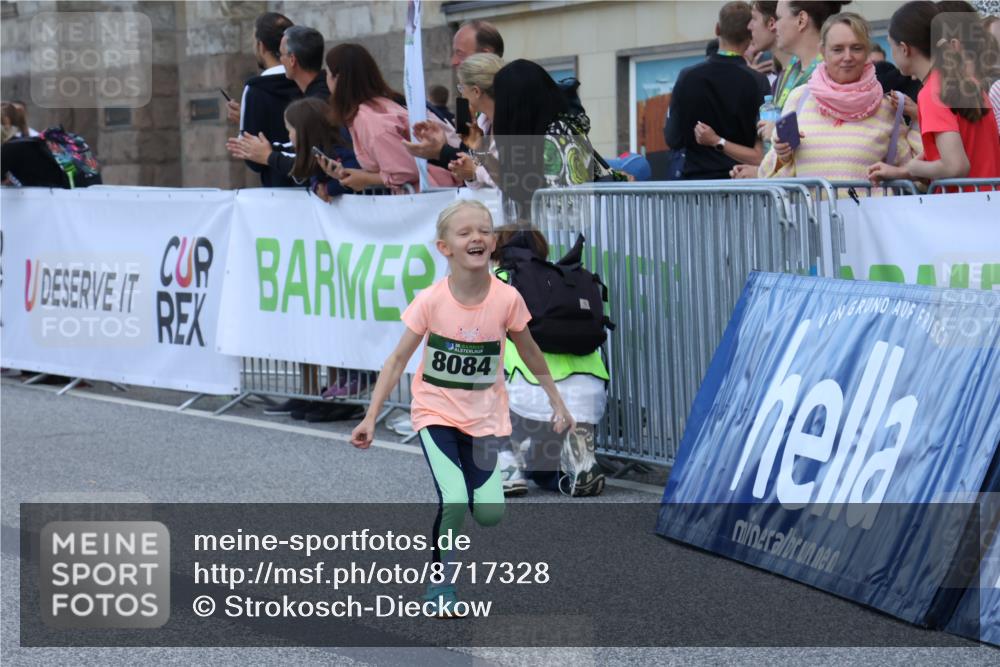 07.09.2025 - BARMER Alsterlauf Strokosch-Dieckow http://msf.ph/oto/8717328 07.09.2025 10:52:59 Ziel 161, 181, 188, 198, 200, 201, 218, 348, 355, 370, 372, 8084, 8211, 8297, 8483 meine-sportfotos.de