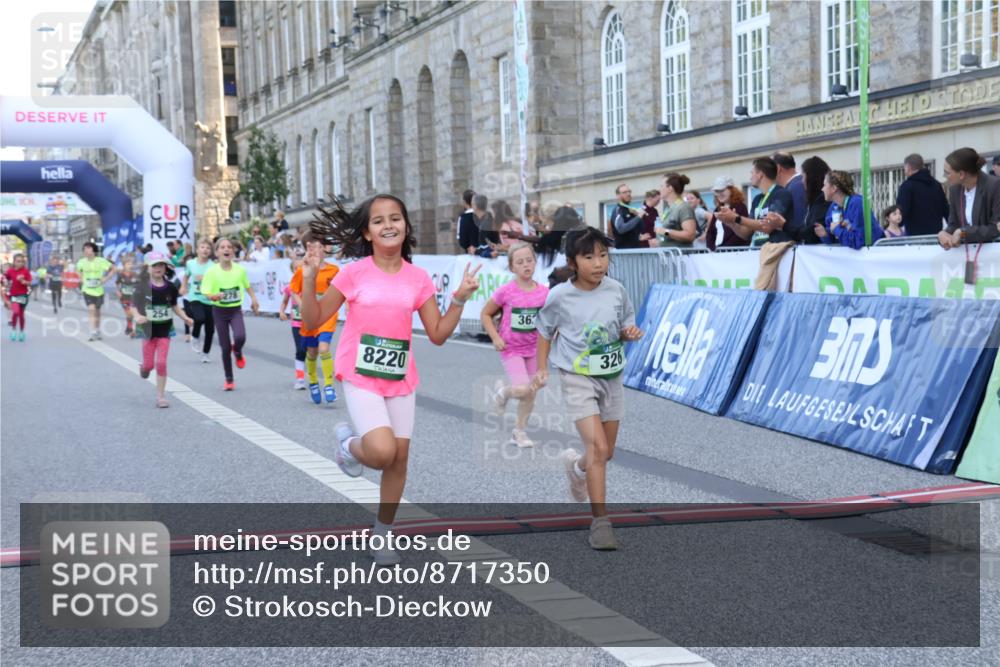 07.09.2025 - BARMER Alsterlauf Strokosch-Dieckow http://msf.ph/oto/8717350 07.09.2025 10:53:08 Ziel 188, 198, 201, 248, 254, 278, 292, 293, 305, 326, 331, 338, 348, 355, 362, 416, 8211, 8220, 8297, 8483 meine-sportfotos.de
