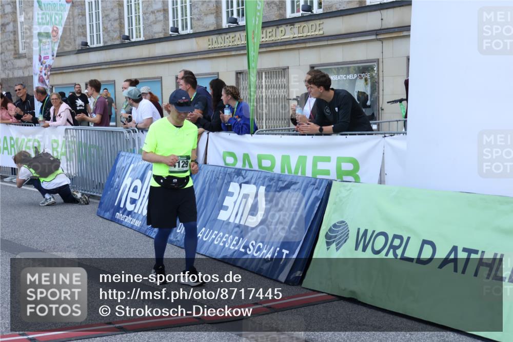 07.09.2025 - BARMER Alsterlauf Strokosch-Dieckow http://msf.ph/oto/8717445 07.09.2025 10:54:06 Ziel 340, 351, 353, 4129 meine-sportfotos.de