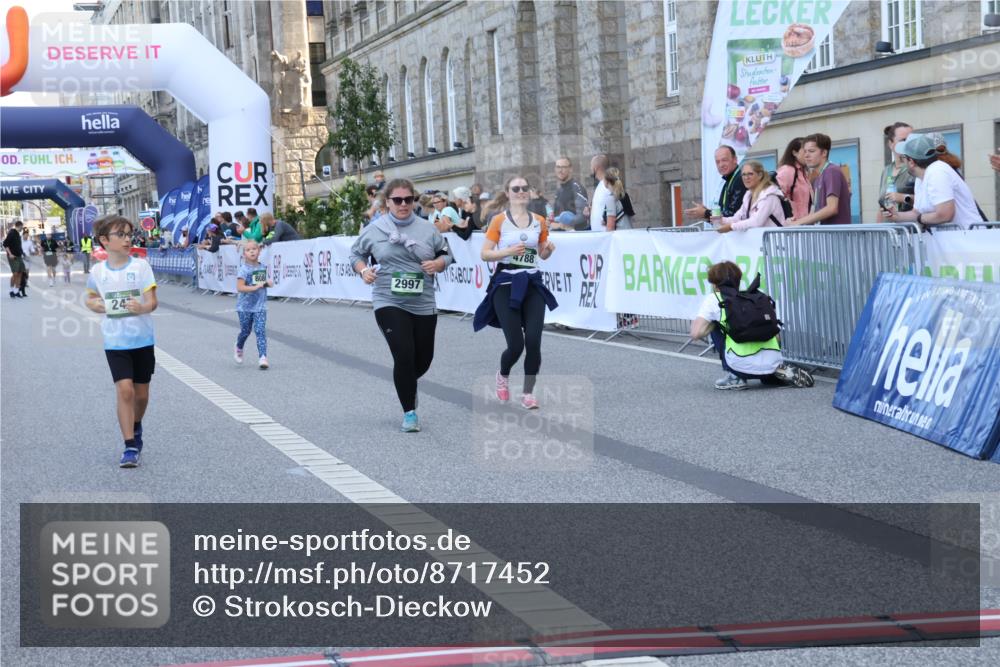 07.09.2025 - BARMER Alsterlauf Strokosch-Dieckow http://msf.ph/oto/8717452 07.09.2025 10:54:19 Ziel 247, 2997, 8086 meine-sportfotos.de