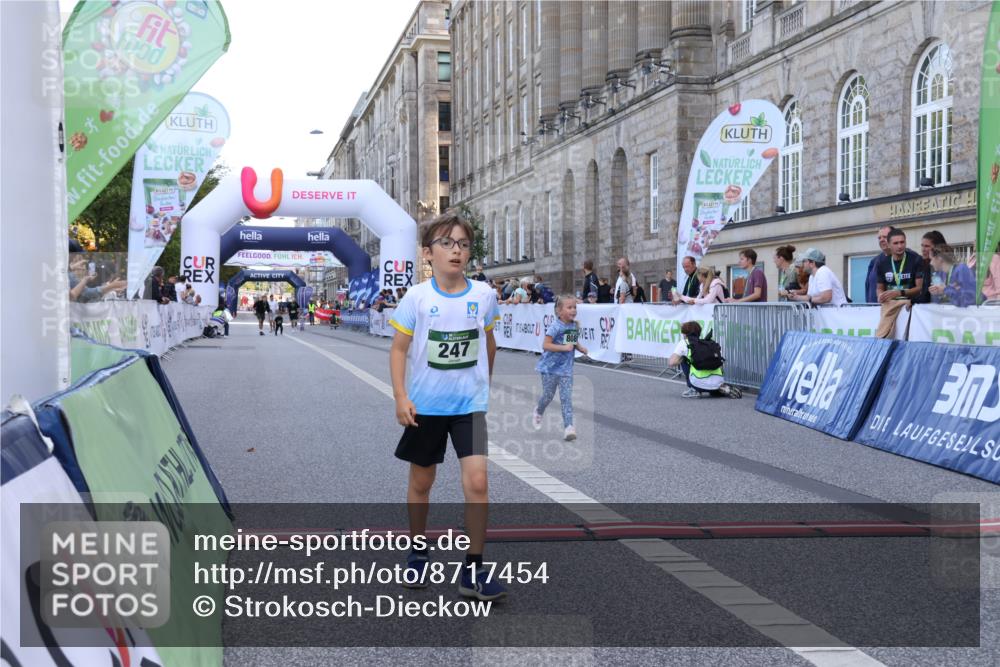 07.09.2025 - BARMER Alsterlauf Strokosch-Dieckow http://msf.ph/oto/8717454 07.09.2025 10:54:23 Ziel 247, 2997, 8086 meine-sportfotos.de