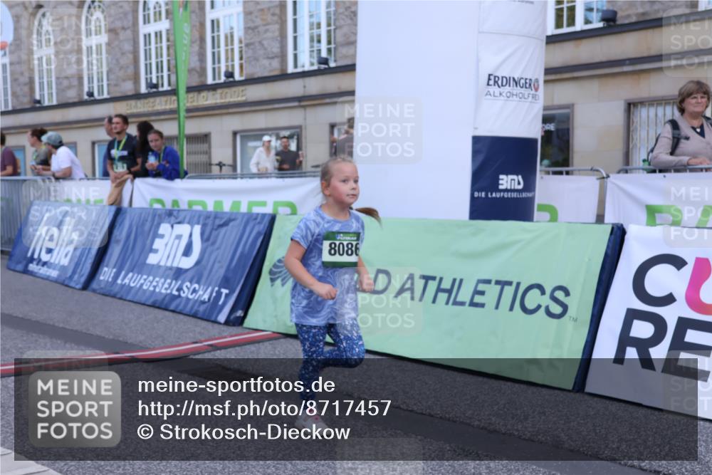 07.09.2025 - BARMER Alsterlauf Strokosch-Dieckow http://msf.ph/oto/8717457 07.09.2025 10:54:26 Ziel 247, 2997, 8086 meine-sportfotos.de