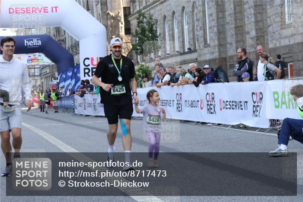 07.09.2025 - BARMER Alsterlauf Strokosch-Dieckow http://msf.ph/oto/8717473 07.09.2025 10:54:46 Ziel 8426 meine-sportfotos.de