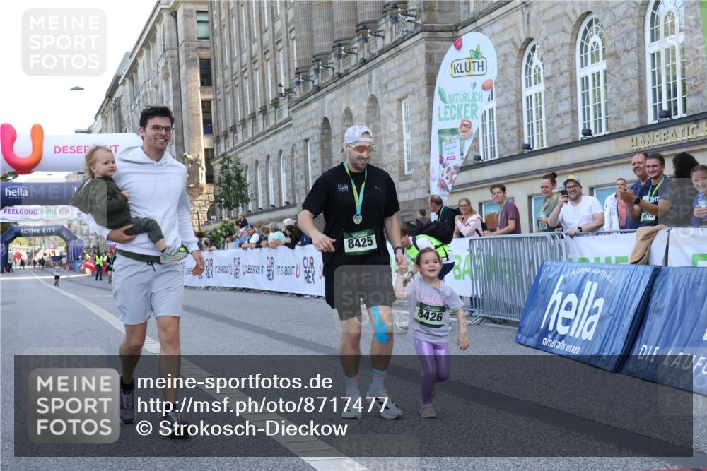 07.09.2025 - BARMER Alsterlauf Strokosch-Dieckow http://msf.ph/oto/8717477 07.09.2025 10:54:48 Ziel 8426 meine-sportfotos.de