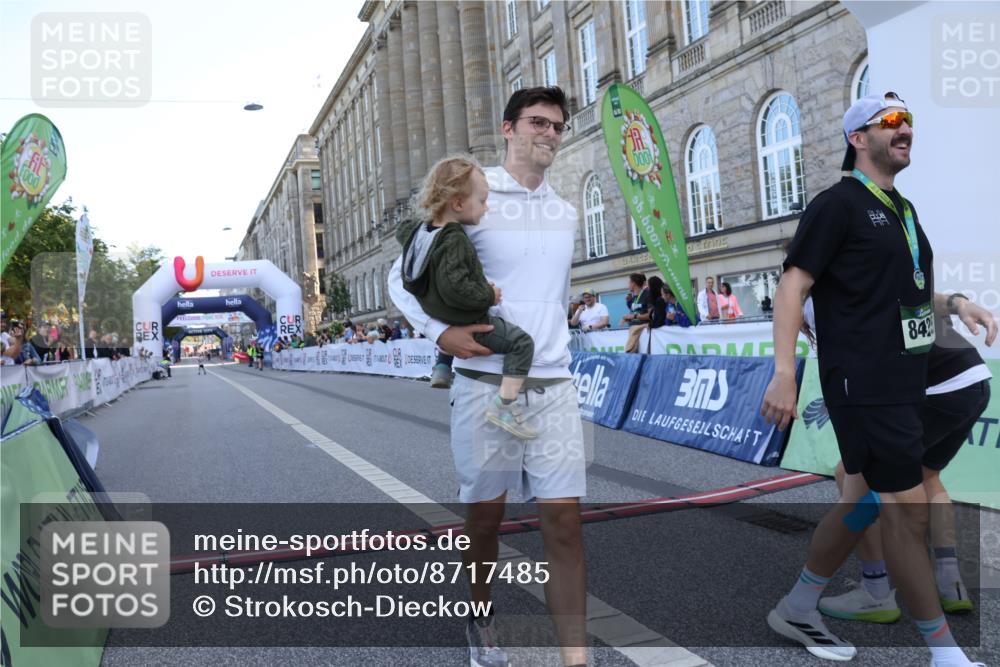 07.09.2025 - BARMER Alsterlauf Strokosch-Dieckow http://msf.ph/oto/8717485 07.09.2025 10:54:51 Ziel 8426 meine-sportfotos.de