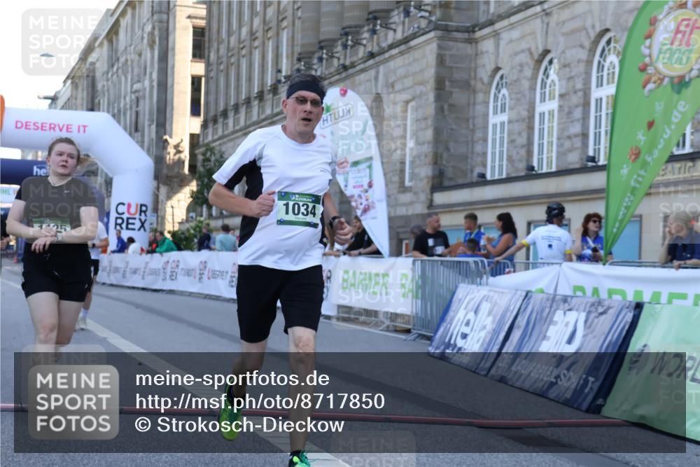 07.09.2025 - BARMER Alsterlauf Strokosch-Dieckow http://msf.ph/oto/8717850 07.09.2025 11:59:39 Ziel  meine-sportfotos.de