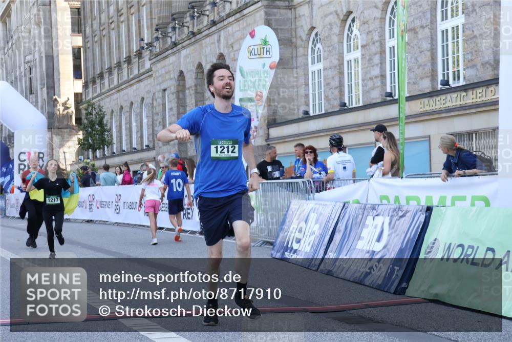 07.09.2025 - BARMER Alsterlauf Strokosch-Dieckow http://msf.ph/oto/8717910 07.09.2025 12:00:35 Ziel  meine-sportfotos.de