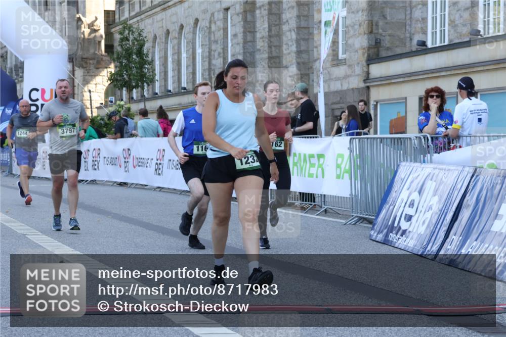 07.09.2025 - BARMER Alsterlauf Strokosch-Dieckow http://msf.ph/oto/8717983 07.09.2025 12:01:31 Ziel  meine-sportfotos.de