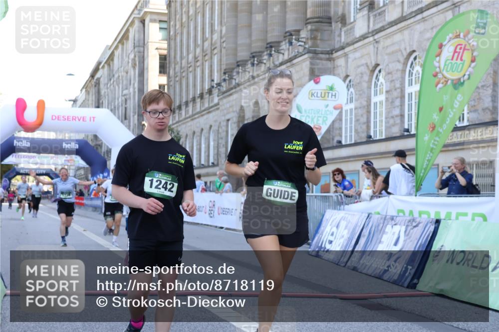 07.09.2025 - BARMER Alsterlauf Strokosch-Dieckow http://msf.ph/oto/8718119 07.09.2025 12:02:59 Ziel  meine-sportfotos.de