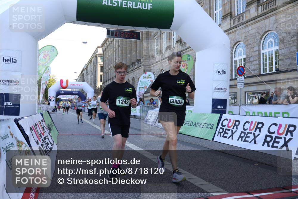 07.09.2025 - BARMER Alsterlauf Strokosch-Dieckow http://msf.ph/oto/8718120 07.09.2025 12:03:00 Ziel  meine-sportfotos.de