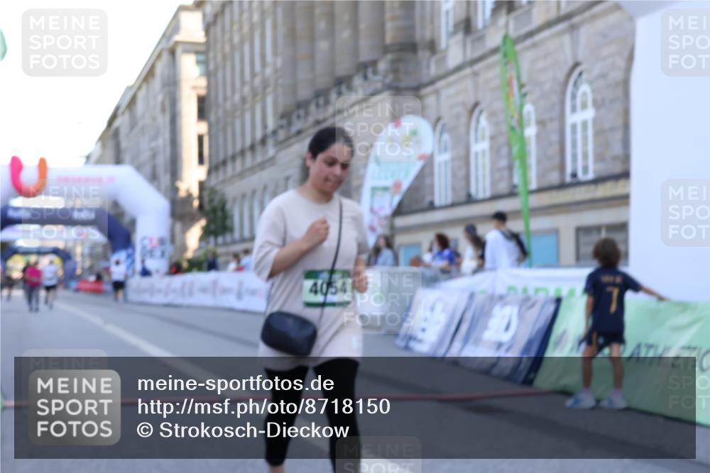 07.09.2025 - BARMER Alsterlauf Strokosch-Dieckow http://msf.ph/oto/8718150 07.09.2025 12:03:20 Ziel  meine-sportfotos.de