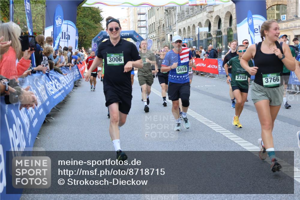 07.09.2025 - BARMER Alsterlauf Strokosch-Dieckow http://msf.ph/oto/8718715 07.09.2025 10:04:27 Ziel 2021, 2169, 2280, 2333, 2436, 2515, 2551, 2643, 2831, 2945, 2975, 3172, 3173, 3245, 3261, 3507, 3624, 3850, 3938, 3954, 4073, 4251, 4648, 4666, 4728, 4730, 4733, 4910, 4929, 5379, 5521, 5559, 5577, 5578, 5998, 6214, 6259, 6265, 6336, 8019, 8027, 8206, 8243, 8444 meine-sportfotos.de