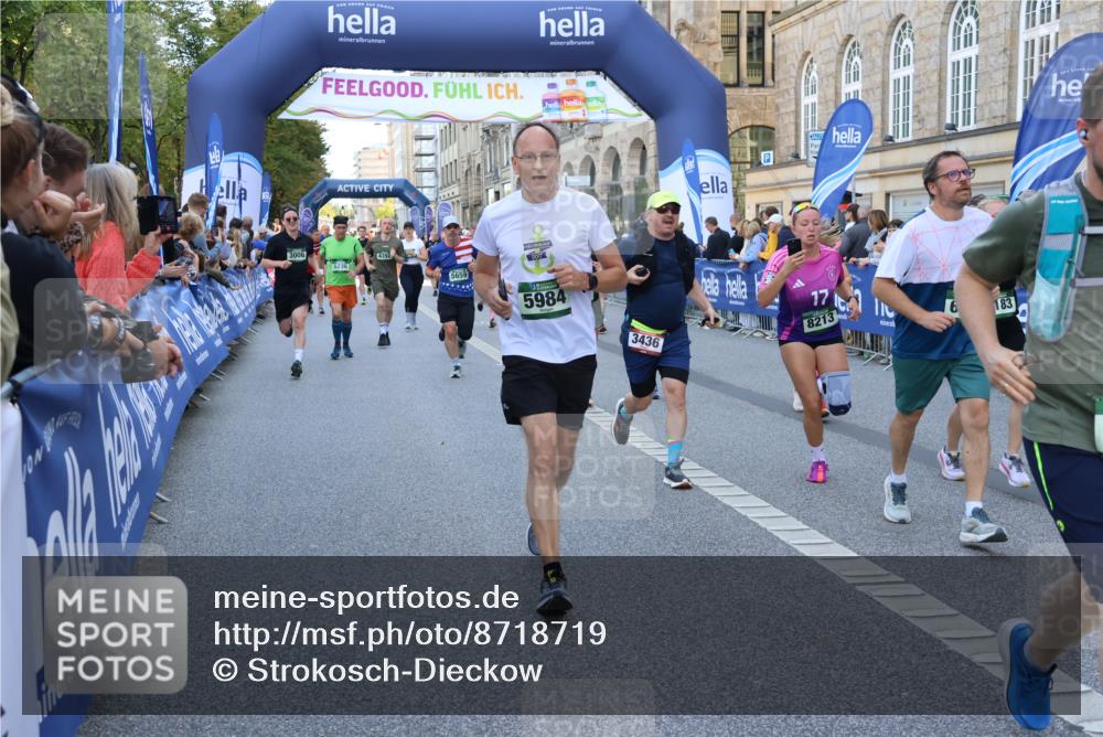 07.09.2025 - BARMER Alsterlauf Strokosch-Dieckow http://msf.ph/oto/8718719 07.09.2025 10:04:25 Ziel 2021, 2169, 2280, 2333, 2436, 2515, 2551, 2643, 2831, 2945, 3172, 3173, 3245, 3261, 3507, 3685, 3850, 3938, 3954, 4073, 4251, 4347, 4648, 4666, 4728, 4730, 4733, 4910, 4929, 5379, 5521, 5577, 5578, 5612, 5683, 5684, 5844, 6214, 6259, 6265, 6336, 8019, 8027, 8206, 8243 meine-sportfotos.de