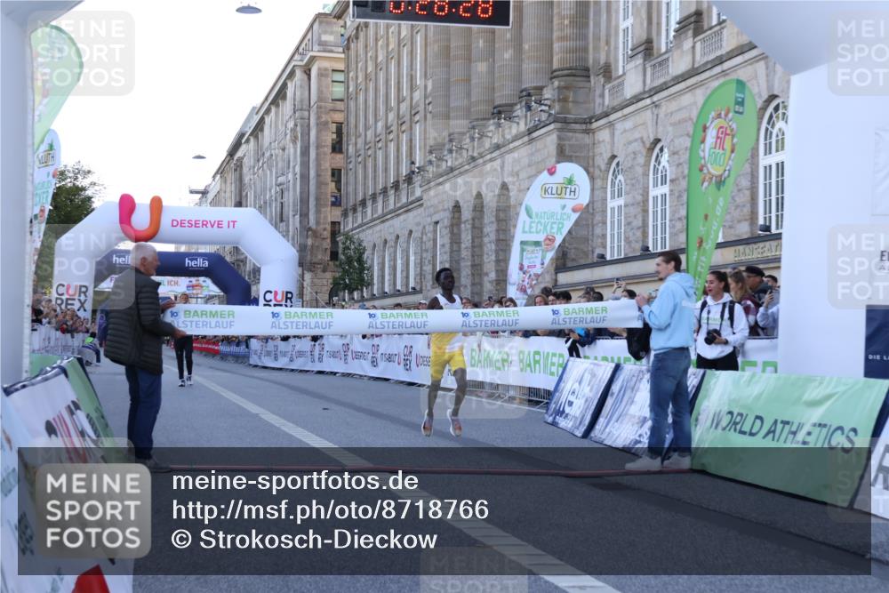 07.09.2025 - BARMER Alsterlauf Strokosch-Dieckow http://msf.ph/oto/8718766 07.09.2025 09:28:27 Ziel 3 meine-sportfotos.de