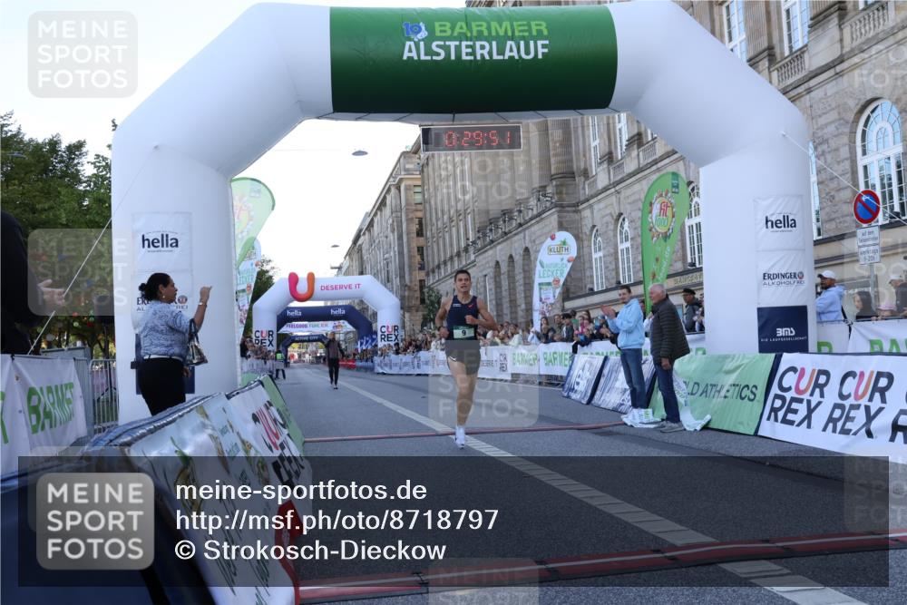 07.09.2025 - BARMER Alsterlauf Strokosch-Dieckow http://msf.ph/oto/8718797 07.09.2025 09:29:50 Ziel 9 meine-sportfotos.de