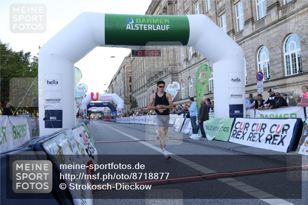 07.09.2025 - BARMER Alsterlauf Strokosch-Dieckow http://msf.ph/oto/8718877 07.09.2025 09:31:48 Ziel 8153 meine-sportfotos.de
