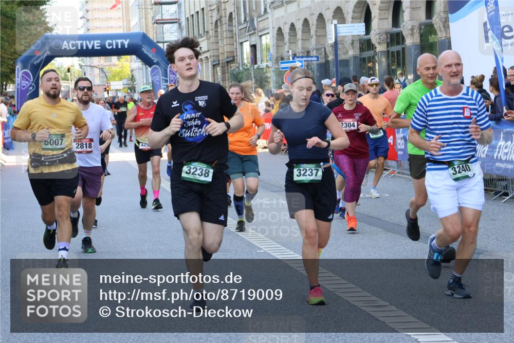 07.09.2025 - BARMER Alsterlauf Strokosch-Dieckow http://msf.ph/oto/8719009 07.09.2025 10:03:32 Ziel 2045, 2046, 2107, 2130, 2364, 2370, 2371, 2644, 2652, 3010, 3233, 3272, 3288, 3310, 3311, 3352, 3519, 3610, 3719, 3745, 3832, 4074, 4117, 4323, 4333, 4779, 4822, 4868, 4905, 5162, 5225, 5320, 5371, 5479, 5689, 5800, 5938, 6002, 6123, 6153, 6279, 8041, 8306 meine-sportfotos.de