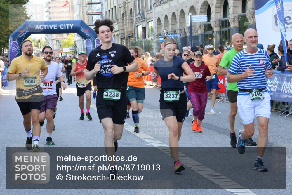 07.09.2025 - BARMER Alsterlauf Strokosch-Dieckow http://msf.ph/oto/8719013 07.09.2025 10:03:32 Ziel 2045, 2046, 2107, 2130, 2364, 2370, 2371, 2644, 2652, 3010, 3233, 3272, 3288, 3310, 3311, 3352, 3519, 3610, 3719, 3745, 3832, 4074, 4117, 4323, 4333, 4779, 4822, 4868, 4905, 5162, 5225, 5320, 5371, 5479, 5689, 5800, 5938, 6002, 6123, 6153, 6279, 8041, 8306 meine-sportfotos.de