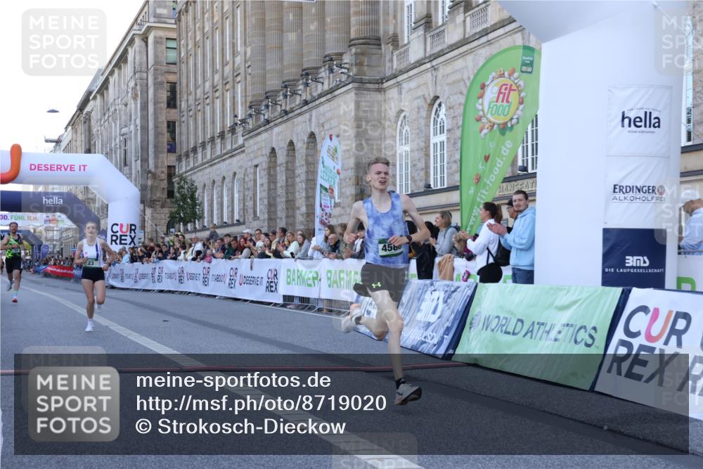 07.09.2025 - BARMER Alsterlauf Strokosch-Dieckow http://msf.ph/oto/8719020 07.09.2025 09:34:37 Ziel 14, 23, 4586 meine-sportfotos.de