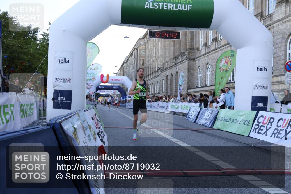 07.09.2025 - BARMER Alsterlauf Strokosch-Dieckow http://msf.ph/oto/8719032 07.09.2025 09:34:41 Ziel 14, 23, 4586, 5396, 5826 meine-sportfotos.de