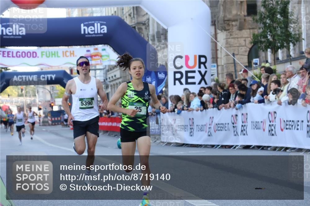 07.09.2025 - BARMER Alsterlauf Strokosch-Dieckow http://msf.ph/oto/8719140 07.09.2025 09:35:40 Ziel 25, 3514, 5390 meine-sportfotos.de