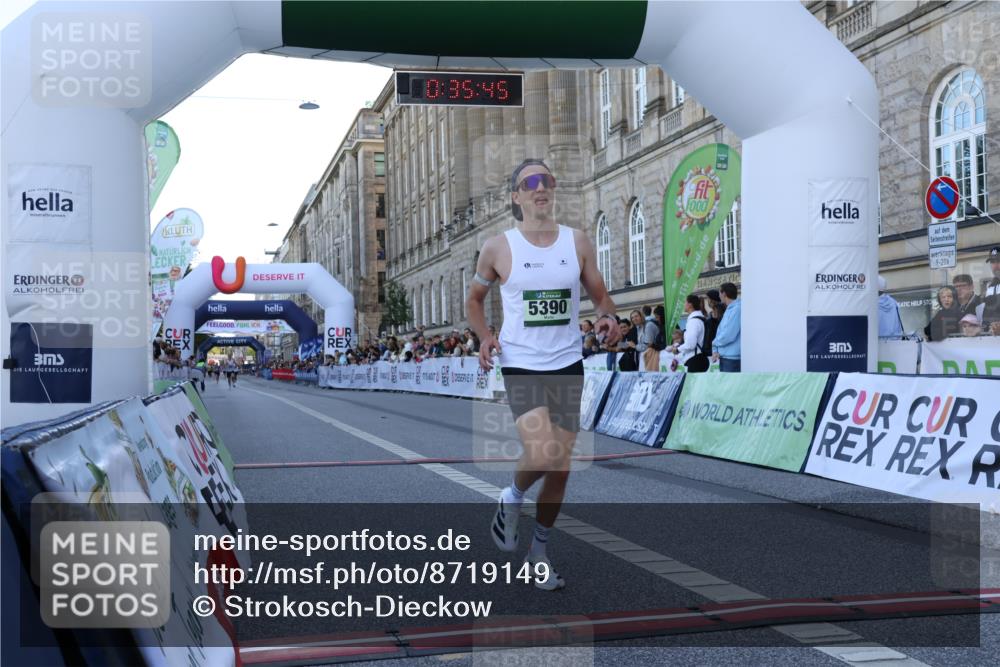 07.09.2025 - BARMER Alsterlauf Strokosch-Dieckow http://msf.ph/oto/8719149 07.09.2025 09:35:43 Ziel 25, 5390 meine-sportfotos.de